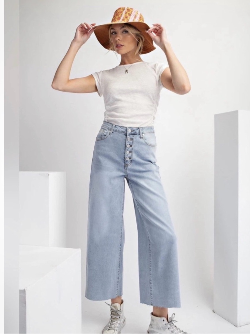 EASEL Los Angeles High-Rise Wide-Leg Button-Fly Jeans - Light Blue